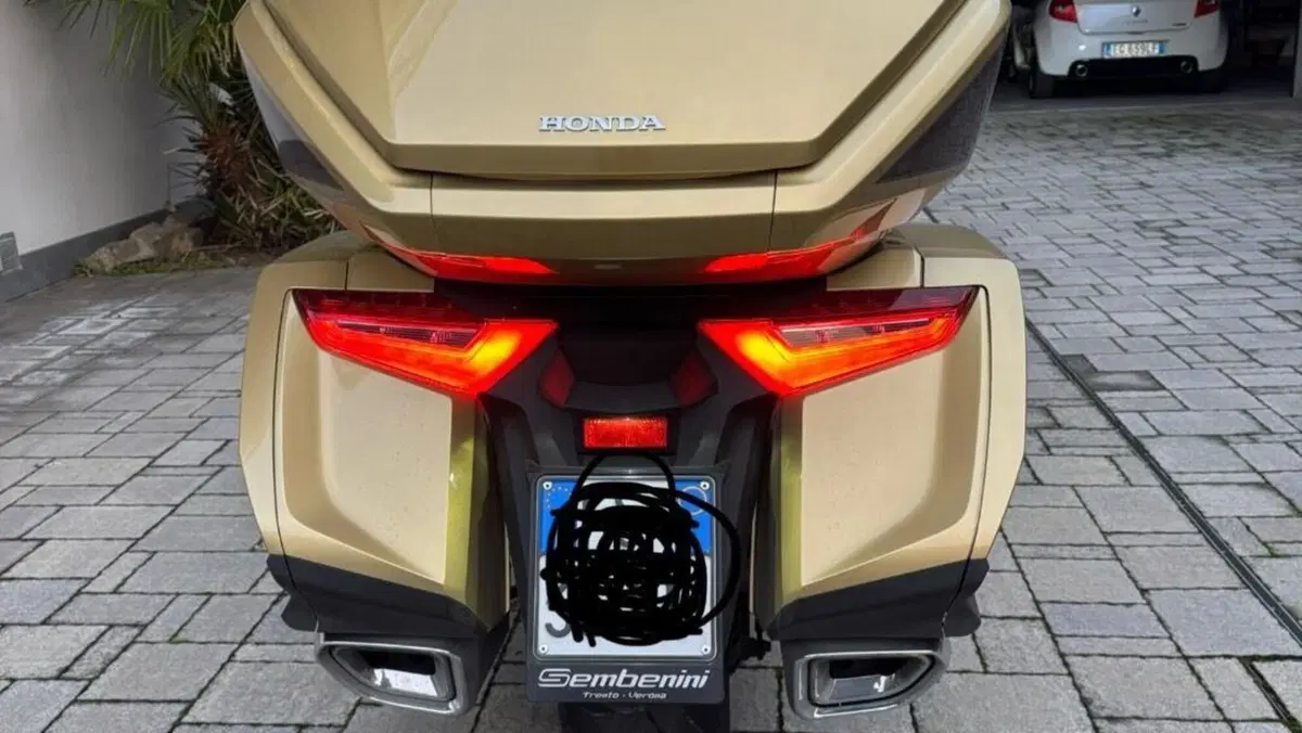 Honda GL 1800 Gold Wing Tour 50° Anniversario (2025 - 26)  (3)