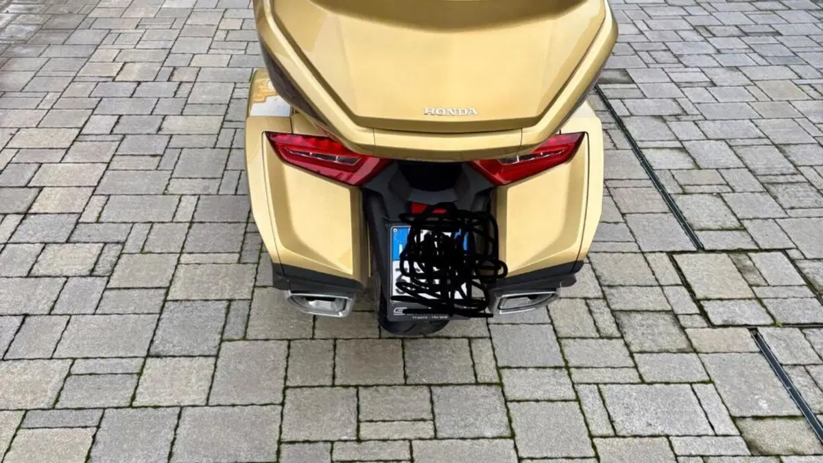Honda GL 1800 Gold Wing Tour 50° Anniversario (2025 - 26)  (6)