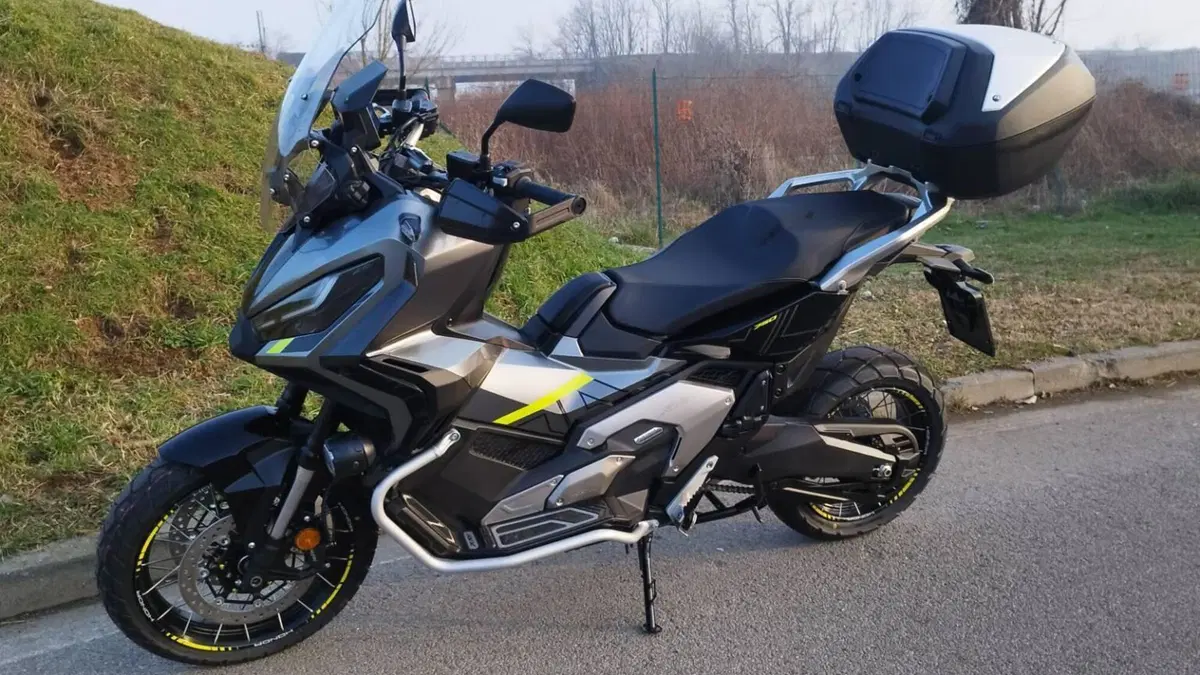 Honda X-ADV 750 DCT Adventure (2021 - 24)  (2)