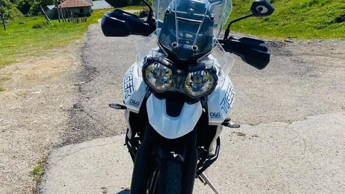 Triumph Tiger 800 XCx (2018 - 20)  (2)
