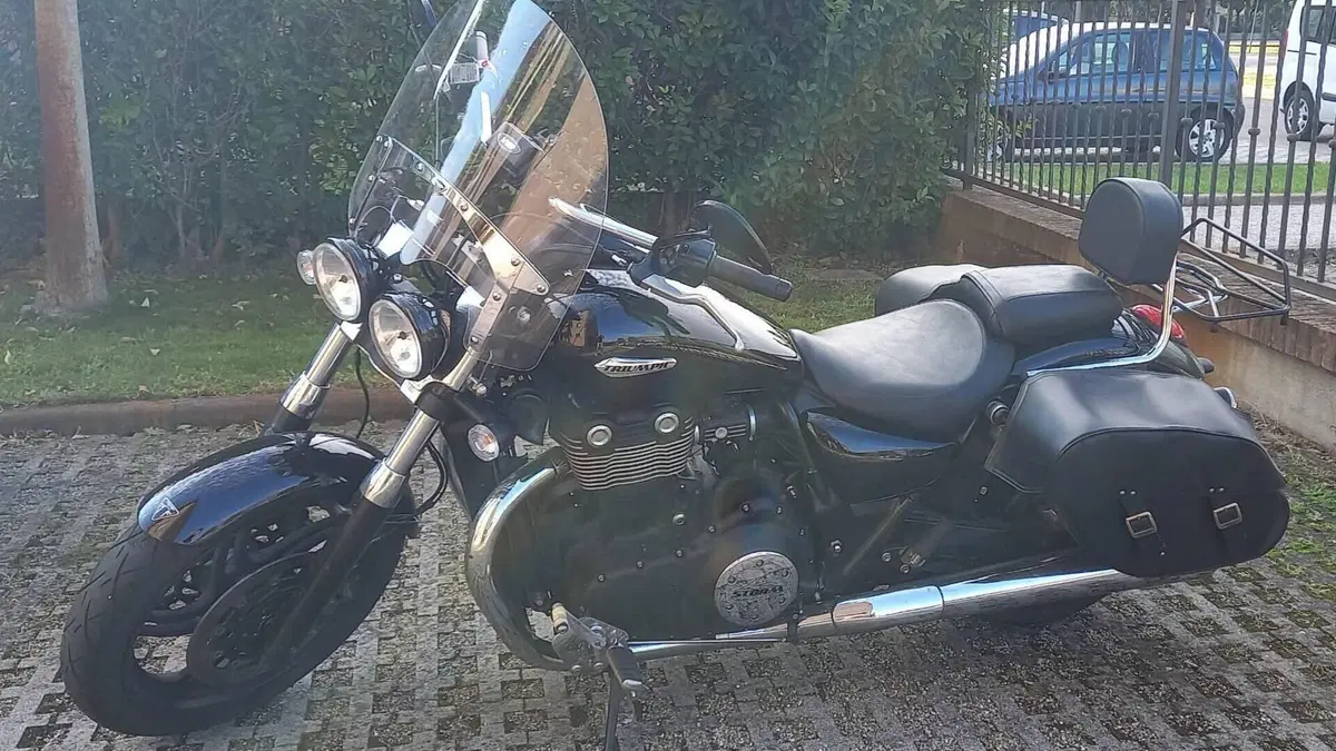 Triumph Thunderbird Storm 1700 ABS (2010 - 16) 