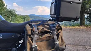 Moto Guzzi V7 Stone (2021 - 24)  (6)