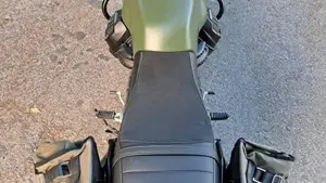 Moto Guzzi V7 Stone (2021 - 24)  (9)