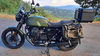 Moto Guzzi V7 Stone (2021 - 24) usata