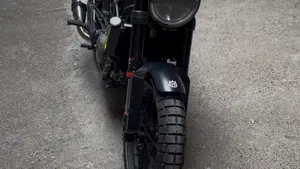 Husqvarna Svartpilen 401 (2021 - 23)  (10)