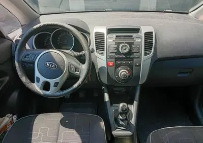 Kia Venga 1.4 CVVT LX Easy (6)