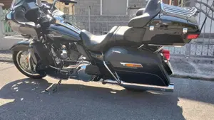 Harley-Davidson 1690 Road Glide Ultra (2015 - 16) - FLRTU  (5)