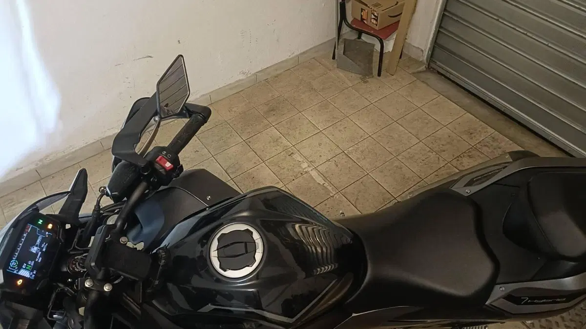 Kawasaki Z7 Hybrid (2024 - 26)  (6)