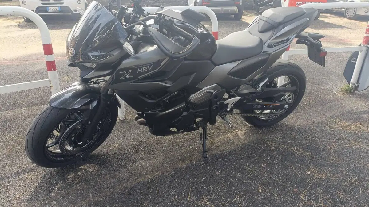 Kawasaki Z7 Hybrid (2024 - 26)  (15)
