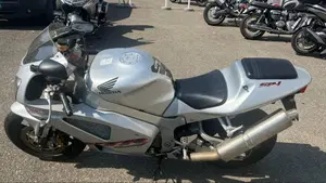 Honda VTR 1000 SP-1 (2000 - 01)  (2)