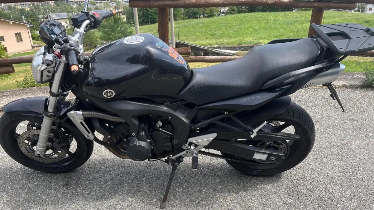 Yamaha FZ6 (2004 - 07)  (2)