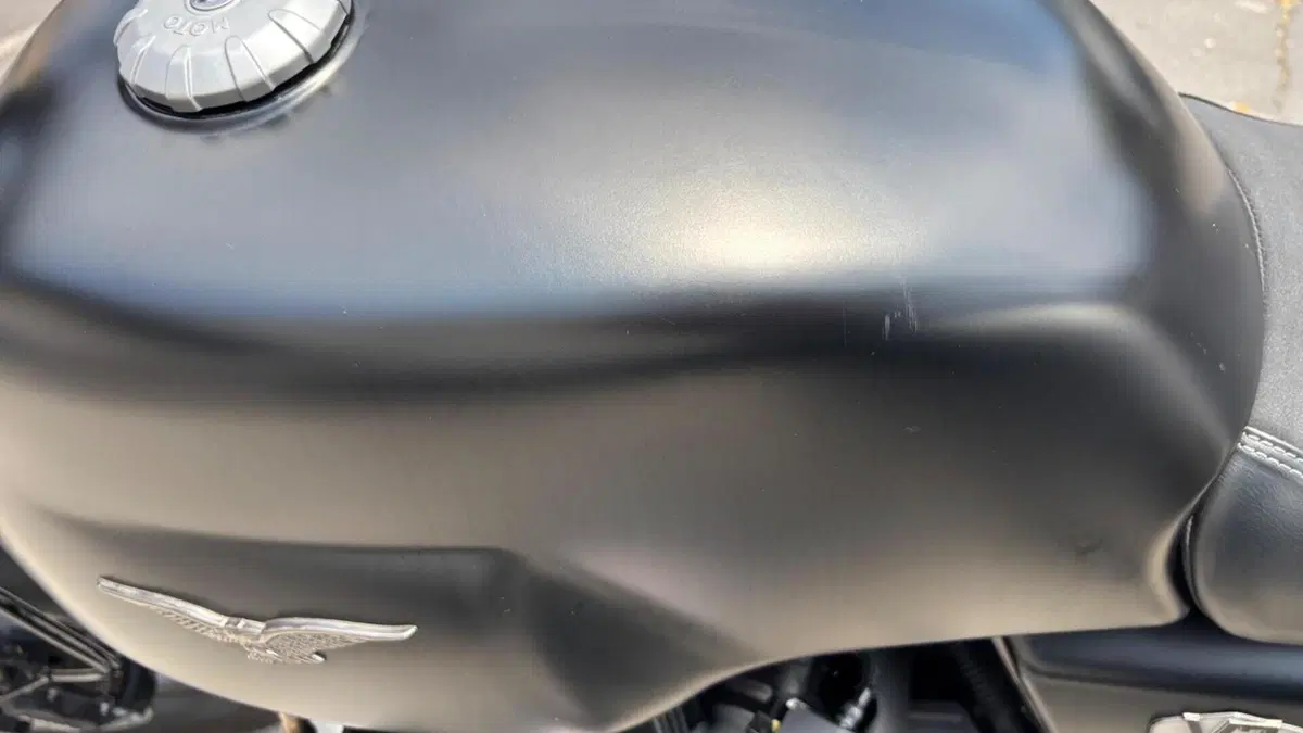 Moto Guzzi V7 Stone (2021 - 24)  (7)