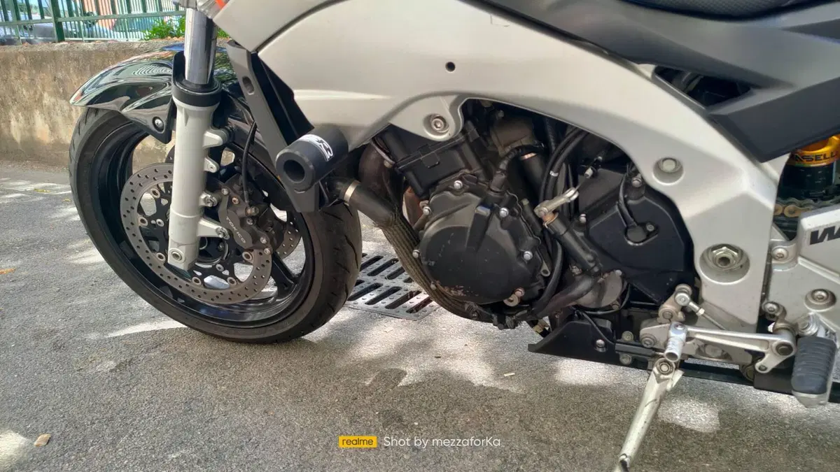 Suzuki GSR 600 (2006 - 11)  (6)