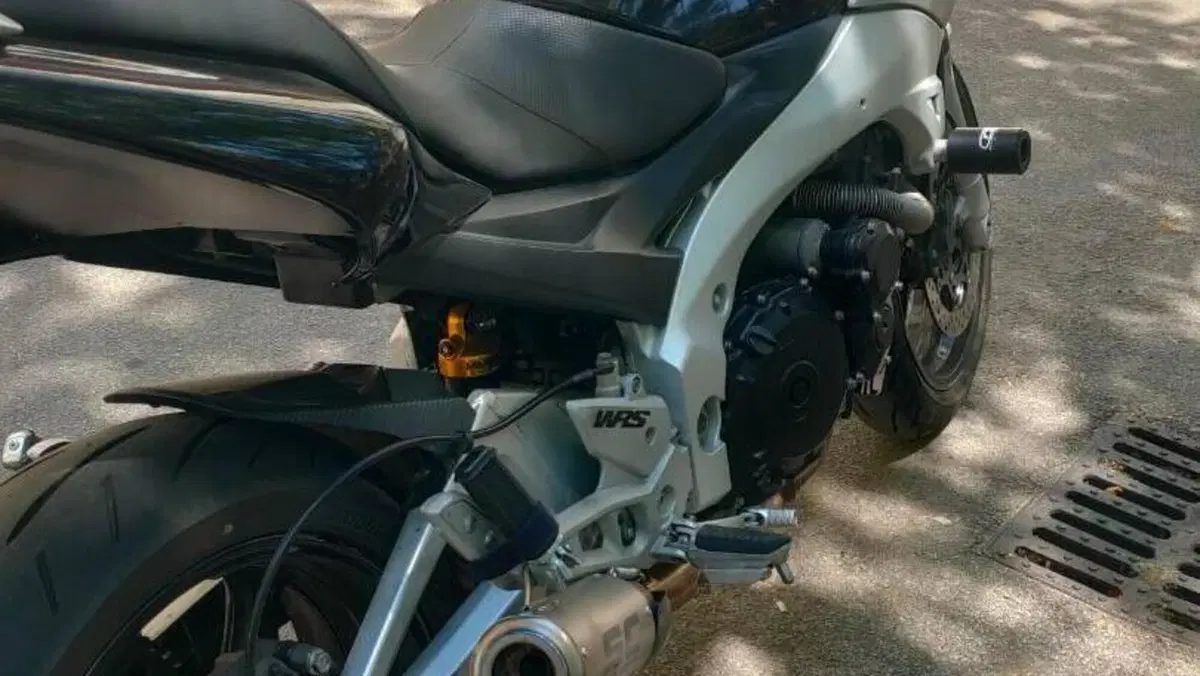 Suzuki GSR 600 (2006 - 11)  (10)