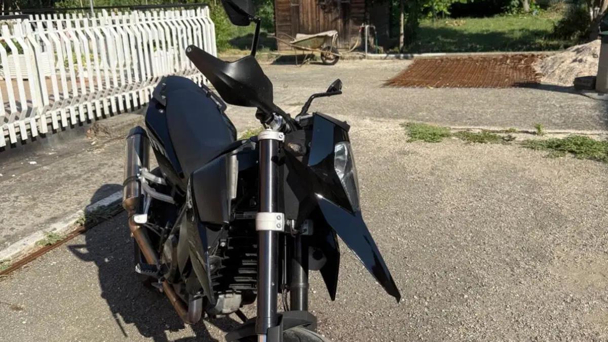 KTM 690 Supermoto 