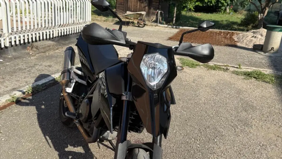 KTM 690 Supermoto  (4)