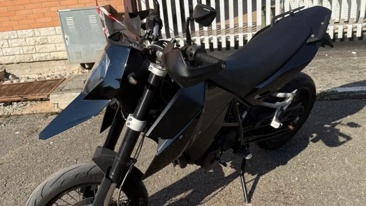 KTM 690 Supermoto  (5)