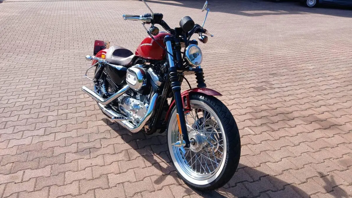 Harley-Davidson 883 Custom (2006 - 07) - XL 883C 