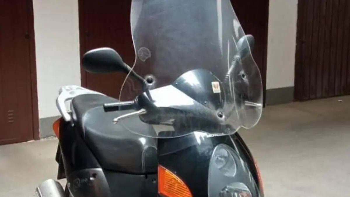 Honda @ 150 Two Tone (2001 - 04)  (9)