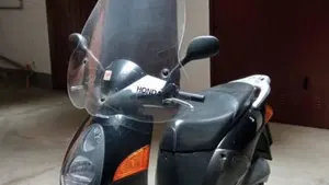 Honda @ 150 Two Tone (2001 - 04)  (10)