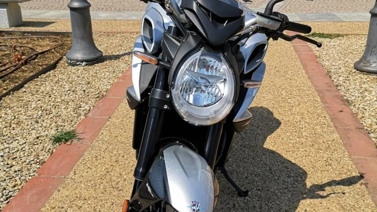 MV Agusta Brutale 800 RR (2021 - 25)  (2)