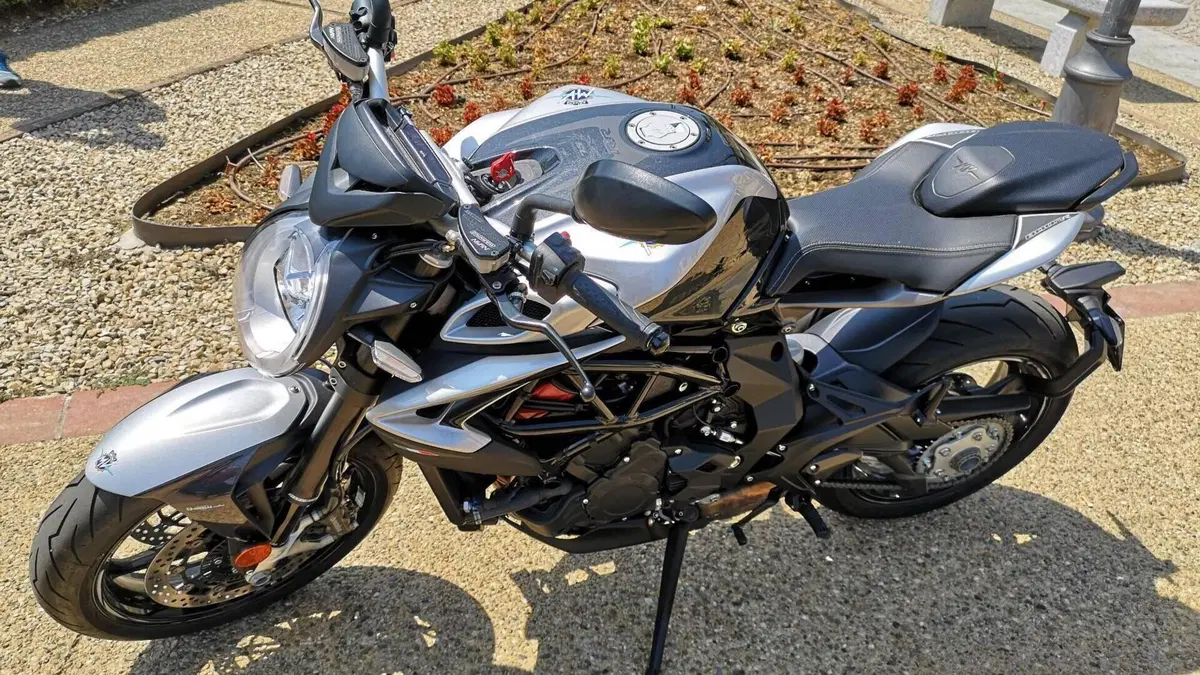 MV Agusta Brutale 800 RR (2021 - 25)  (3)