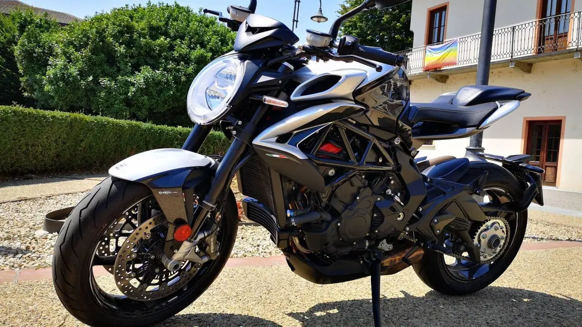 MV Agusta Brutale 800 RR (2021 - 25)  (4)