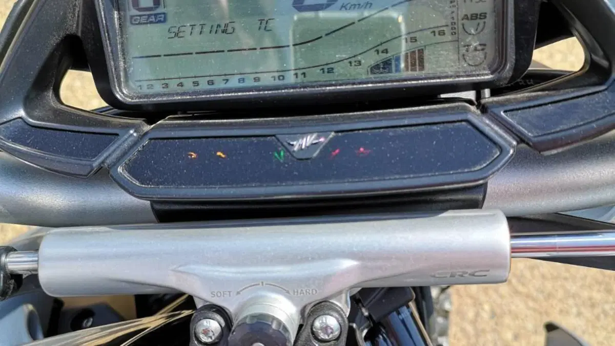 MV Agusta Brutale 800 RR (2021 - 25)  (8)