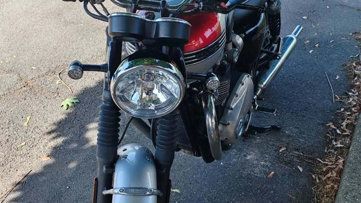 Triumph Bonneville T120 (2016 - 20)  (2)