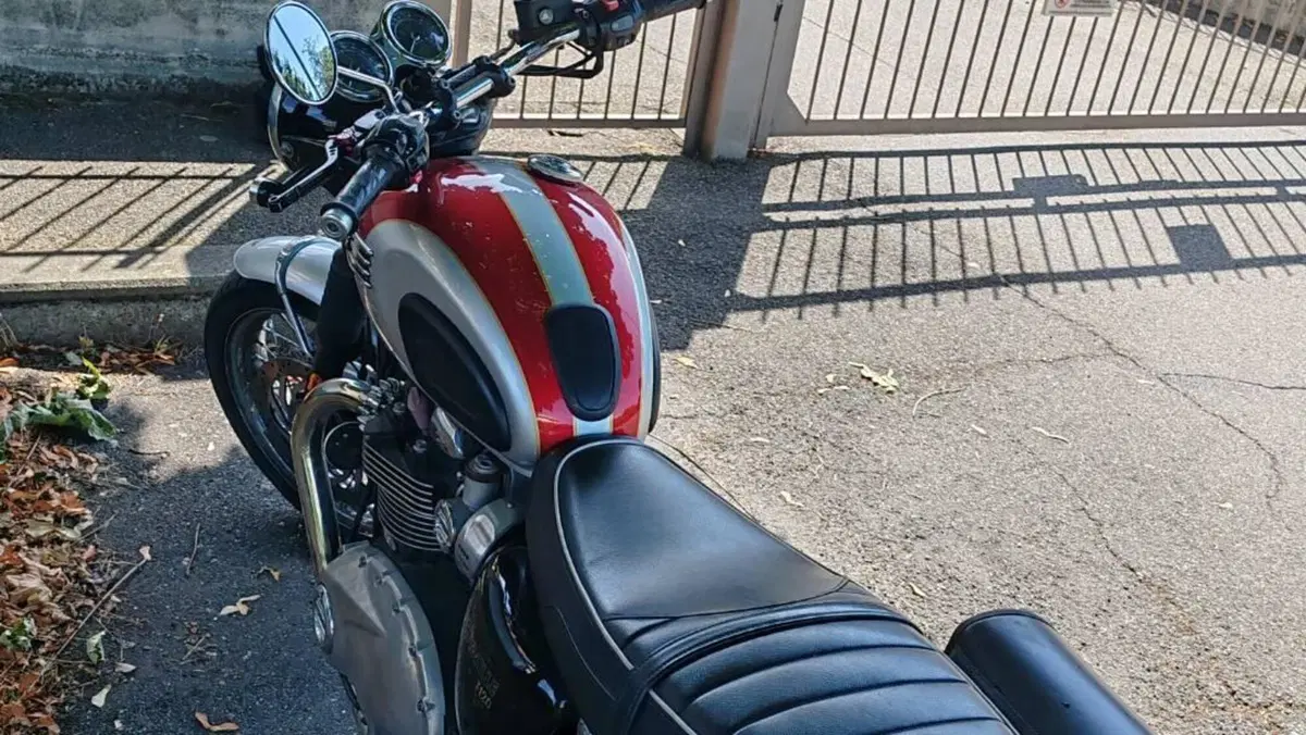 Triumph Bonneville T120 (2016 - 20)  (4)