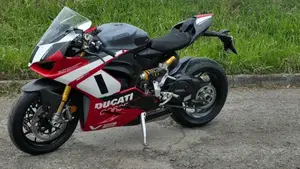 Ducati Panigale V2 Superquadro Final Edition (2024)  (5)