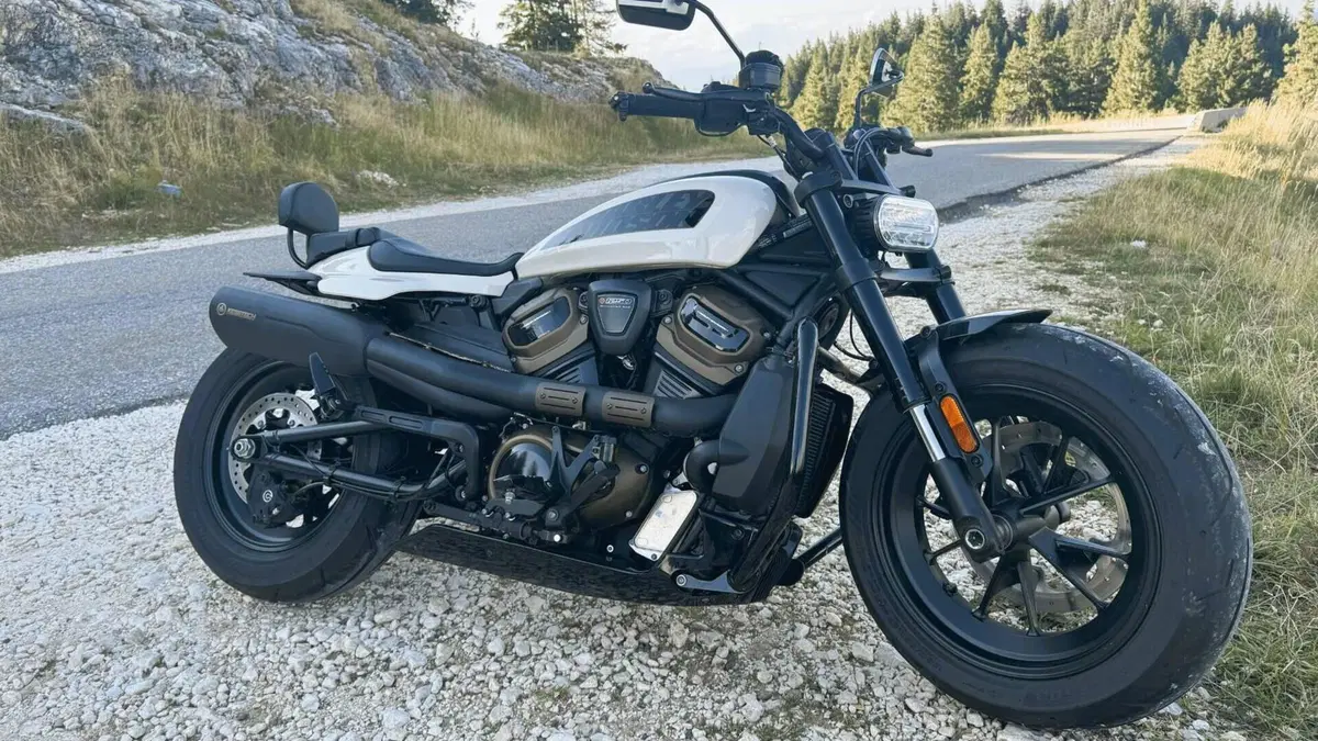 Harley-Davidson 1200 Custom (2018 - 20) - XL1200C 