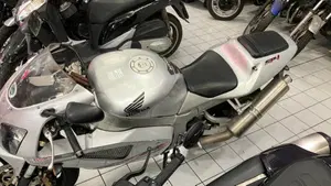 Honda VTR 1000 SP-1 (2000 - 01)  (8)