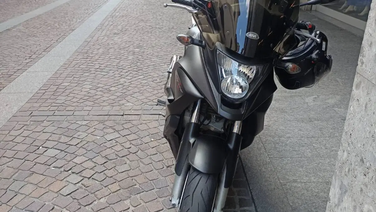 Honda Crossrunner ABS (2010 - 14)  (2)