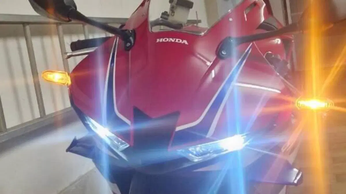 Honda CBR 600 RR (2024 - 26)  (2)