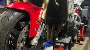 Yamaha YZF R1 (1998 - 99)  (4)