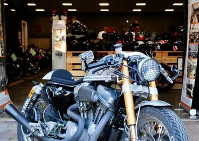 Harley-Davidson 883 Custom (2001 - 05) - XL 53C - Annuncio 10054092