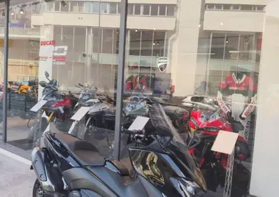 Yamaha T-Max 530 ABS (2015 - 17) - Annuncio 10054209