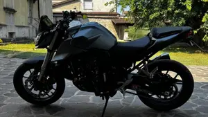 Honda CB 750 Hornet (2023 - 24)  (3)