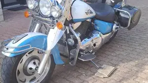 Suzuki VL 1500 Intruder  (3)