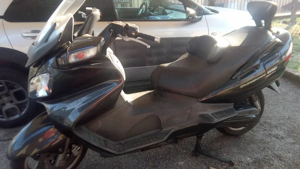 Suzuki Burgman AN 650 Executive ABS (2006 - 12)  (2)