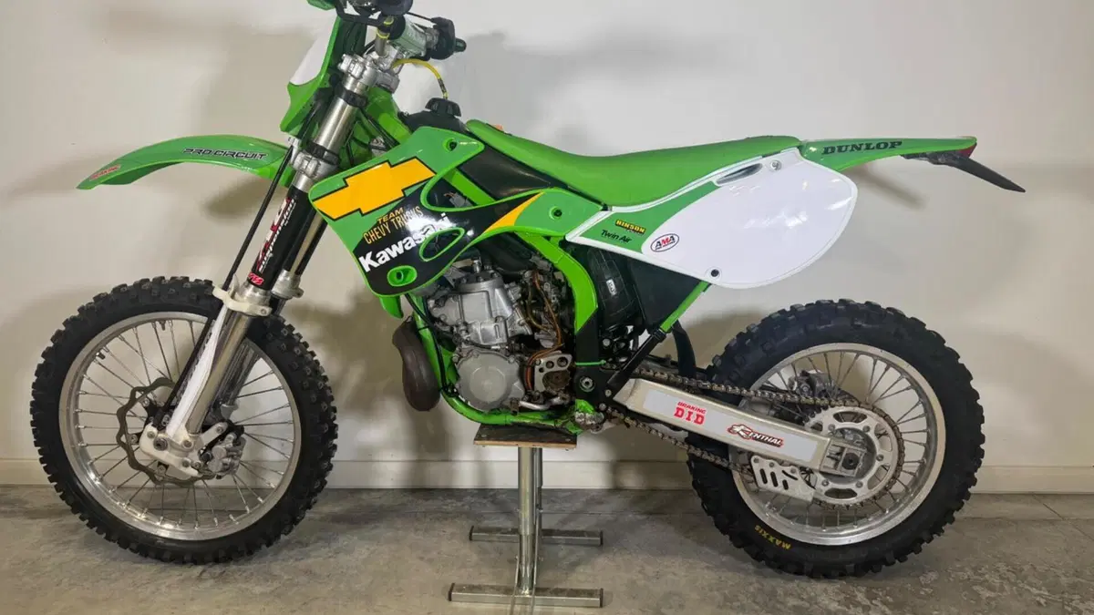 Kawasaki KXE250 (2000 - 02)  (2)