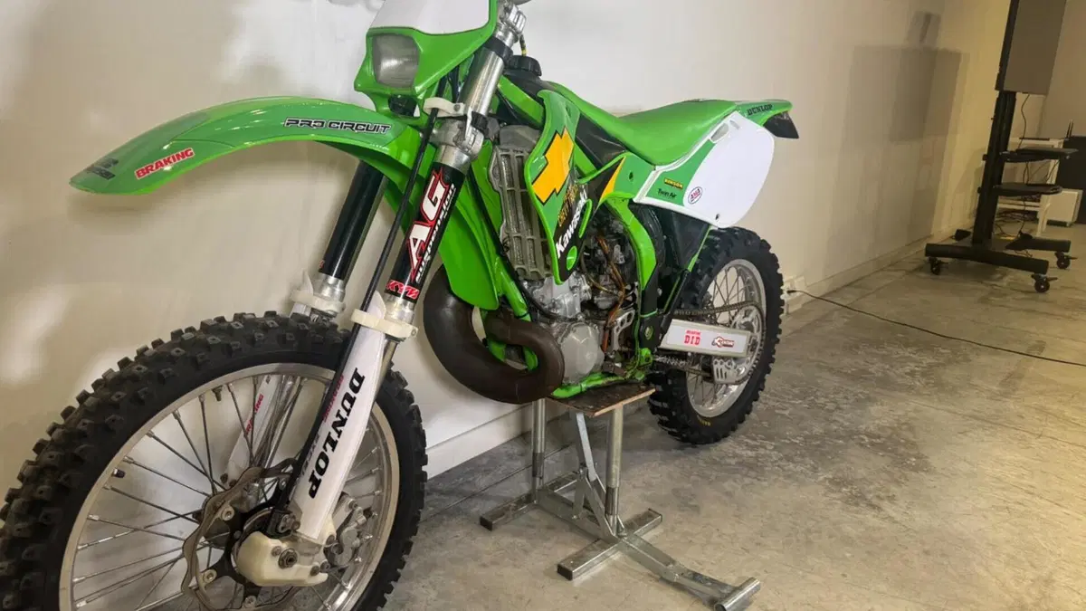 Kawasaki KXE250 (2000 - 02)  (4)