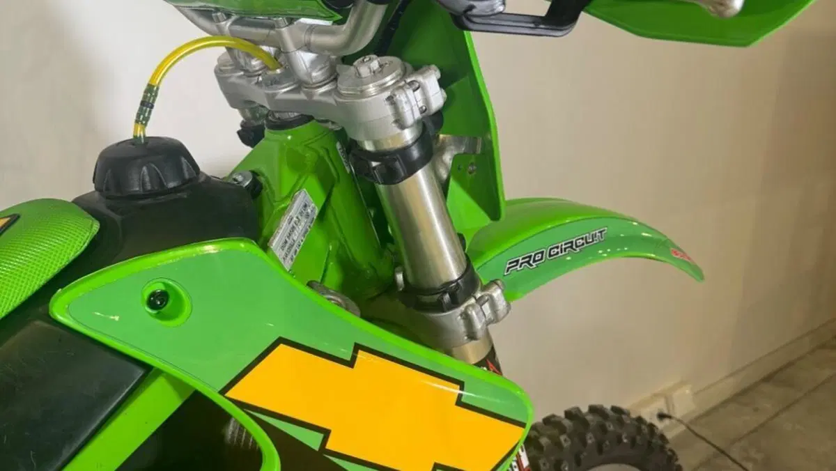 Kawasaki KXE250 (2000 - 02)  (5)
