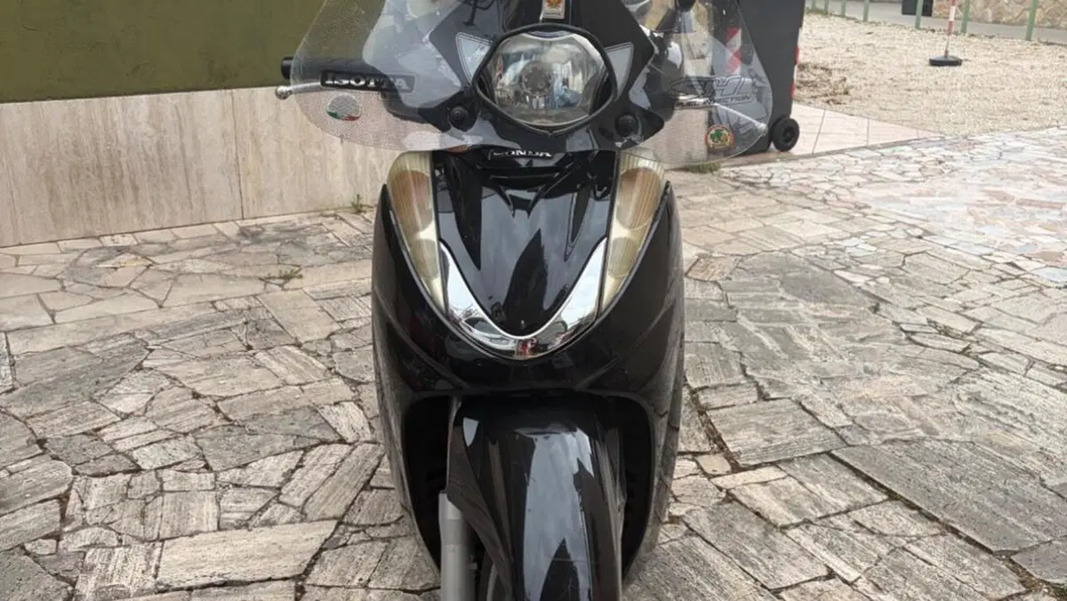 Honda SH 300 i (2006 - 10)  (2)