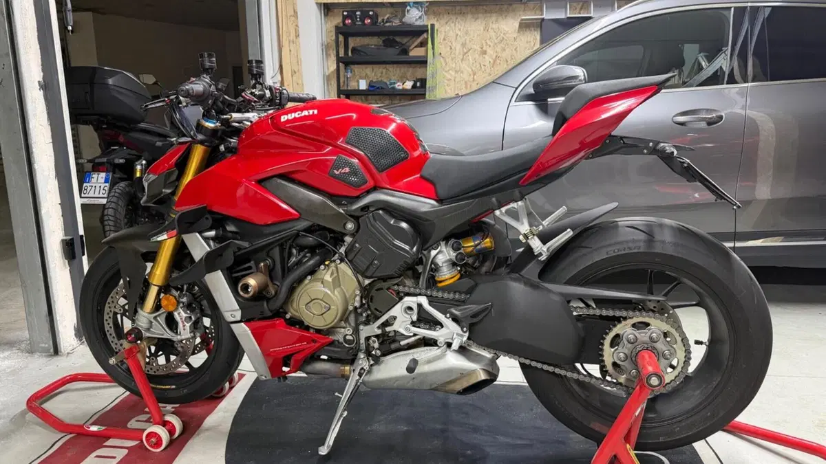 Ducati Streetfighter V4 1100 S (2021 - 22) 