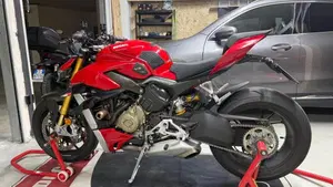 Ducati Streetfighter V4 1100 S (2021 - 22) 