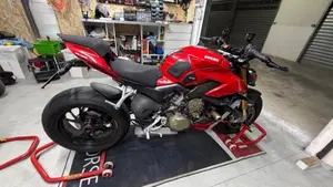 Ducati Streetfighter V4 1100 S (2021 - 22)  (2)