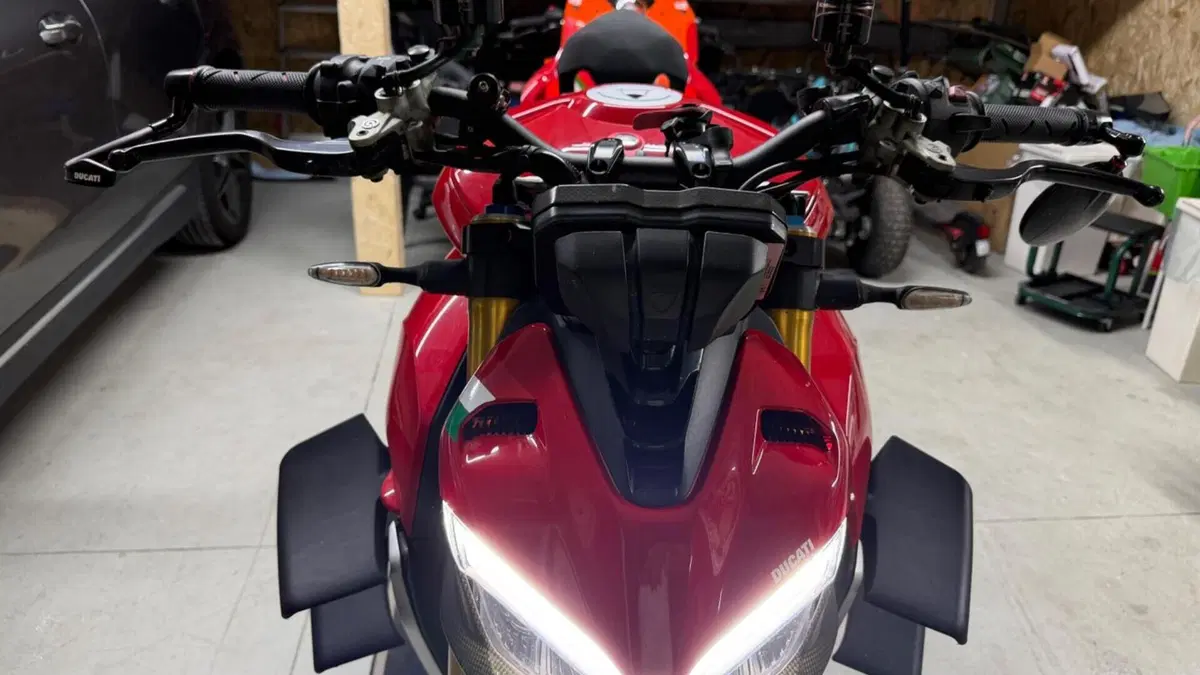 Ducati Streetfighter V4 1100 S (2021 - 22)  (3)