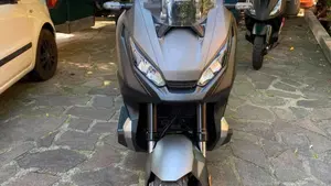 Honda X-ADV 750 (2018 - 20)  (2)